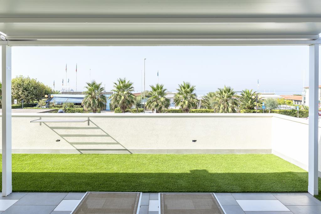 Hotel Tenda Rossa Marina Di Carrara Exterior photo